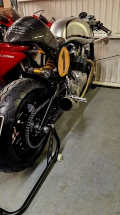 Pictures of your Norton 961