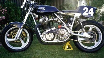 Oil in frame Mk III Norton