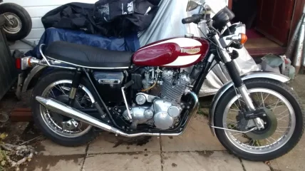 Pictures of your Triumph T160 or similar .