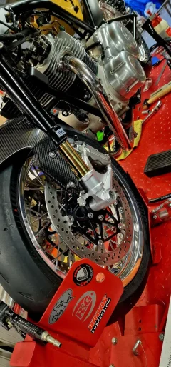 Pictures of your Norton 961