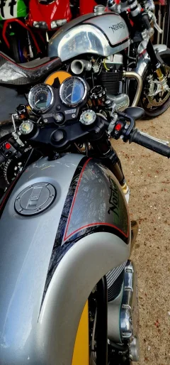 Pictures of your Norton 961