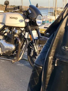 Pictures of your Norton 961