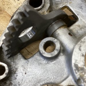 BSA A10 gearbox, inner cover crack