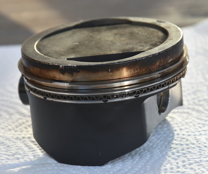 ceramic top pistons with graphite skirts